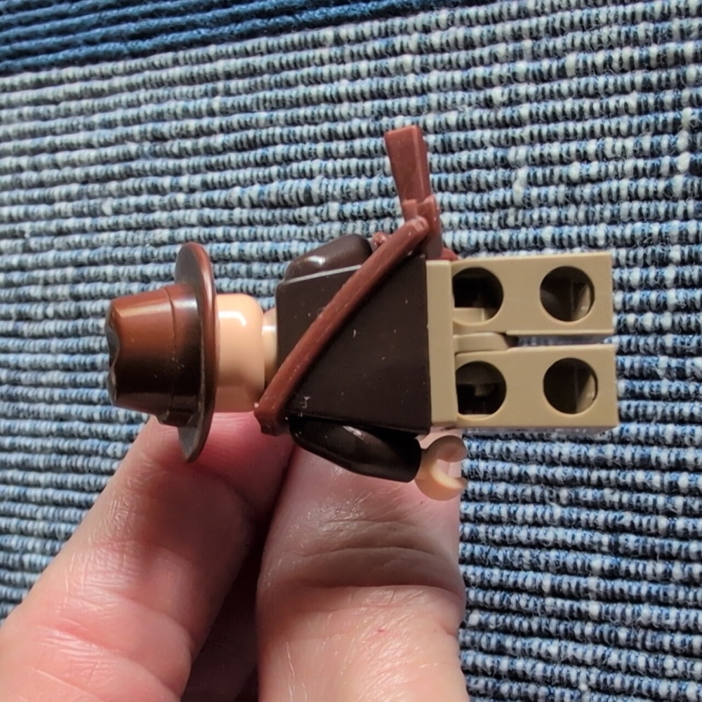 LEGO Indiana Jones Minifigure - Picture 2 of 7